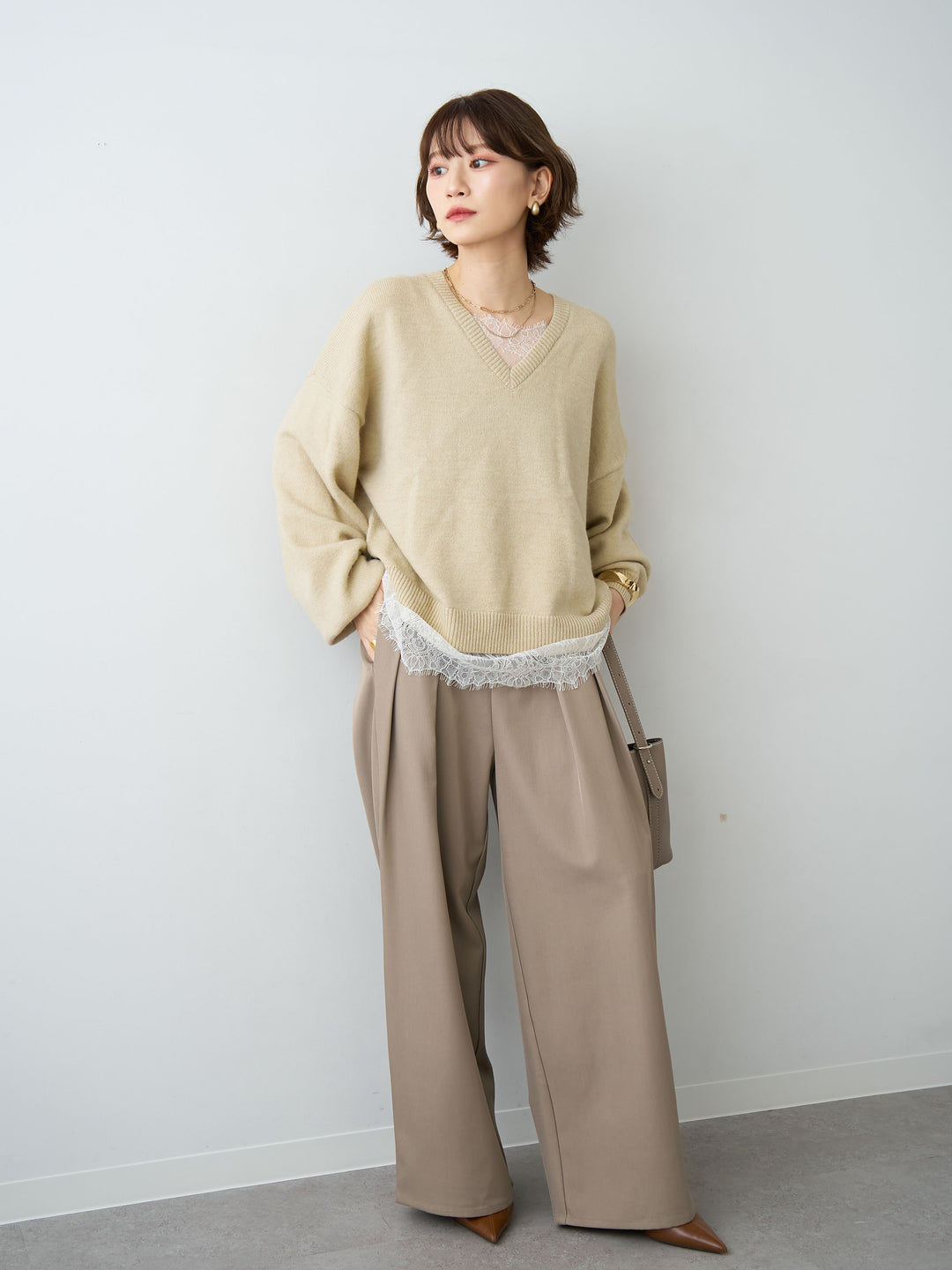 [予約]アルパカタッチレースドッキングVネックニットトップス/beige