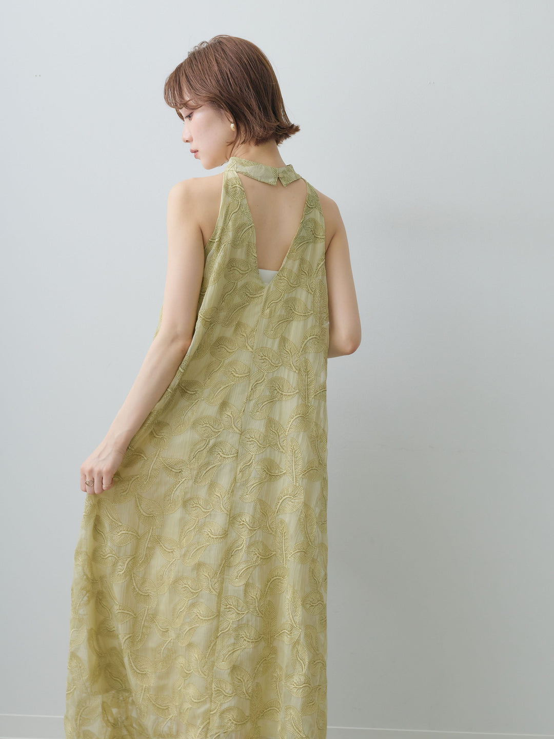 [SET]リーフエンブロイダリーホルターワンピース+選べるアクセセット(2set)
