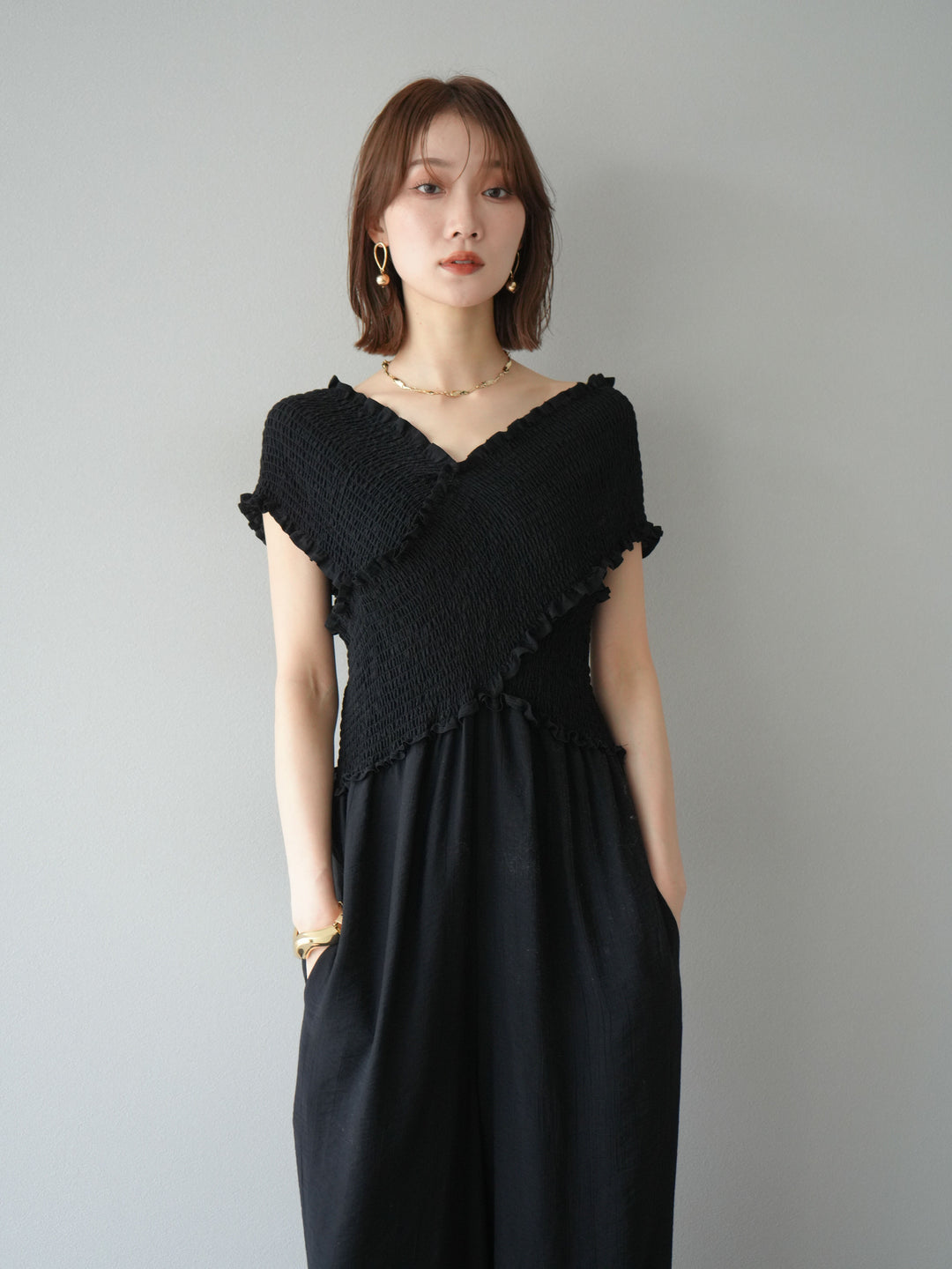 [予約]シャーリングクロスサロペット/ブラック