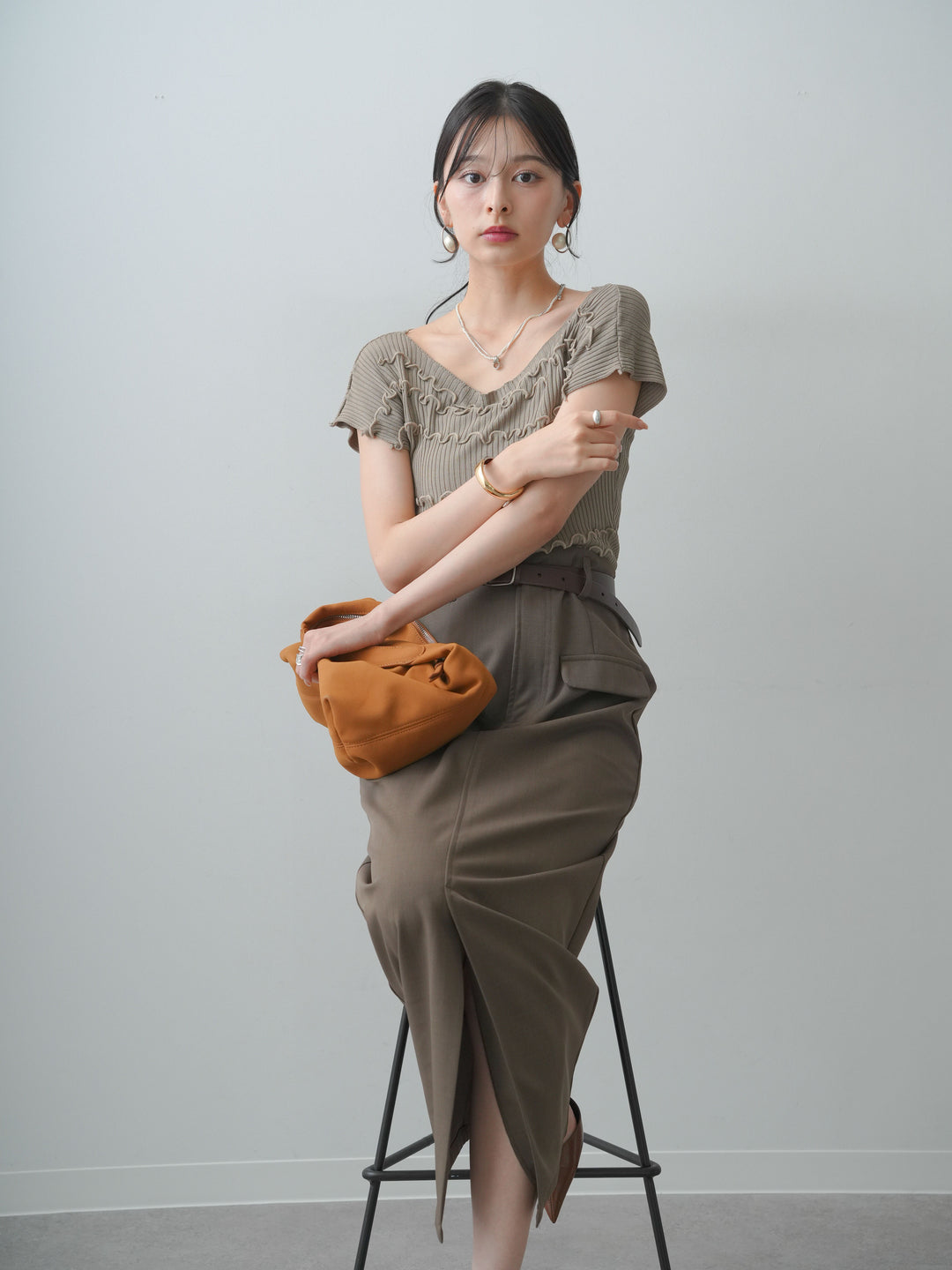 [SET]ランダムメローリブニットトップス+クレープデシンフラップ付きストレートスカート(2set)