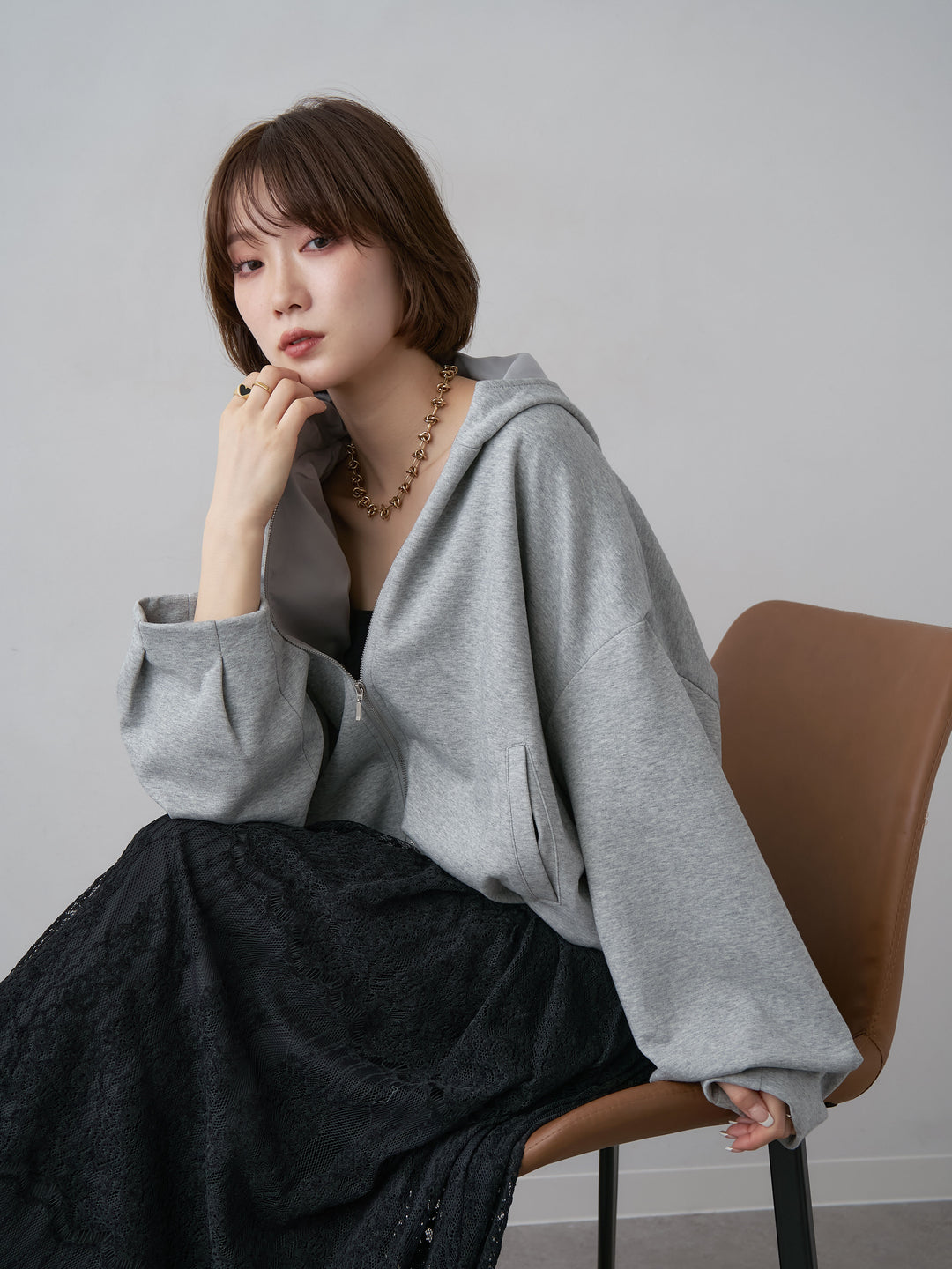 [SET]タックギャザースウェットフーディー+カップ付テレコリブベアキャミソール+ベロアレースドレープフレアスカート(3set)