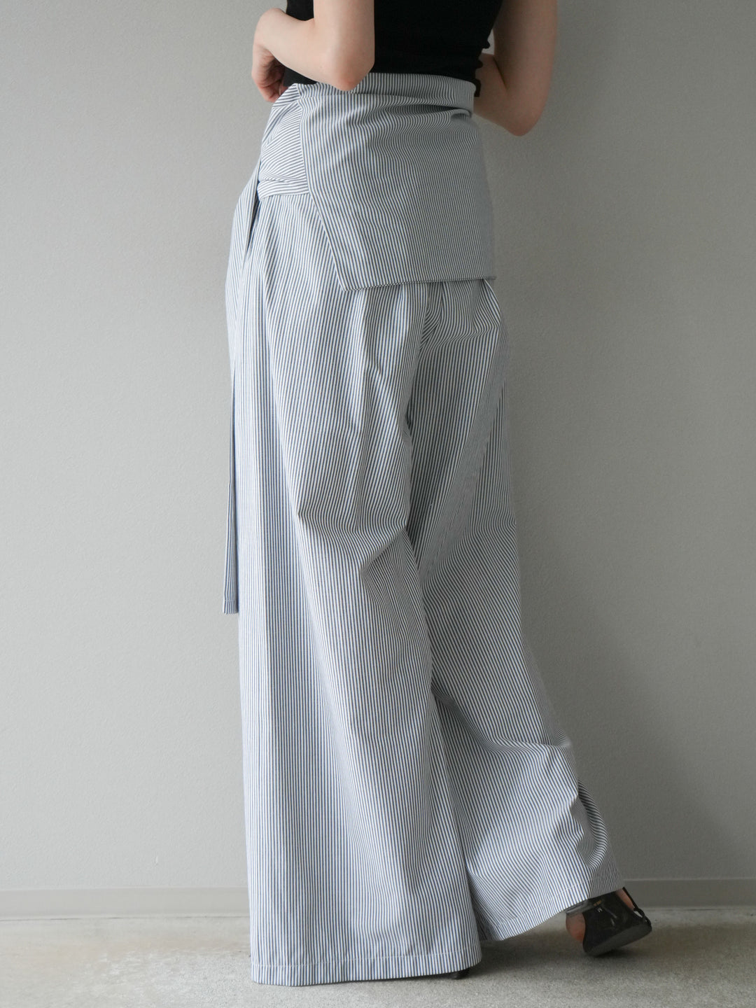 【預購】條紋休閒褲帶皮帶/黑條紋