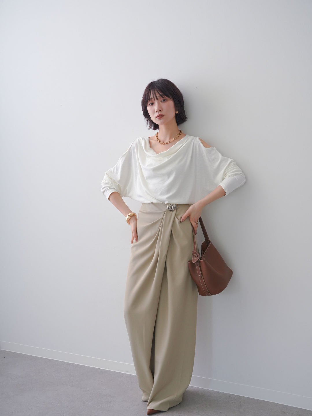 【套裝】露肩垂褶領剪裁縫製上衣 + 露肩垂褶領剪裁縫製上衣（兩件套）