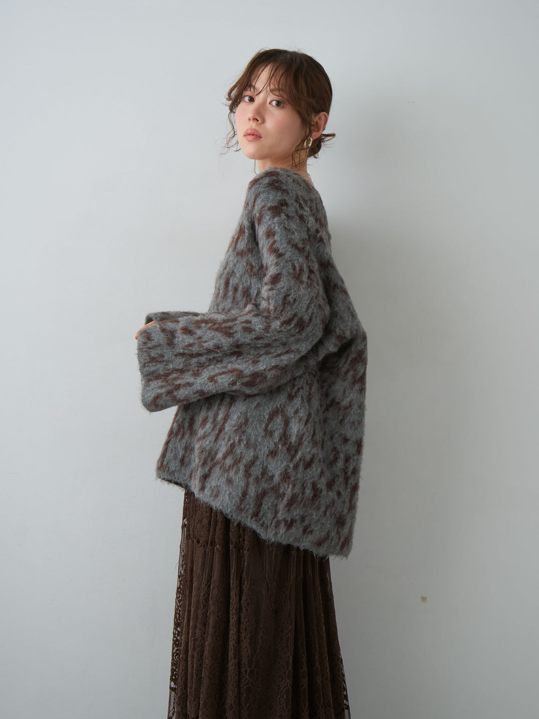 [予約]レオパードVネックシャギーニットトップス/gray