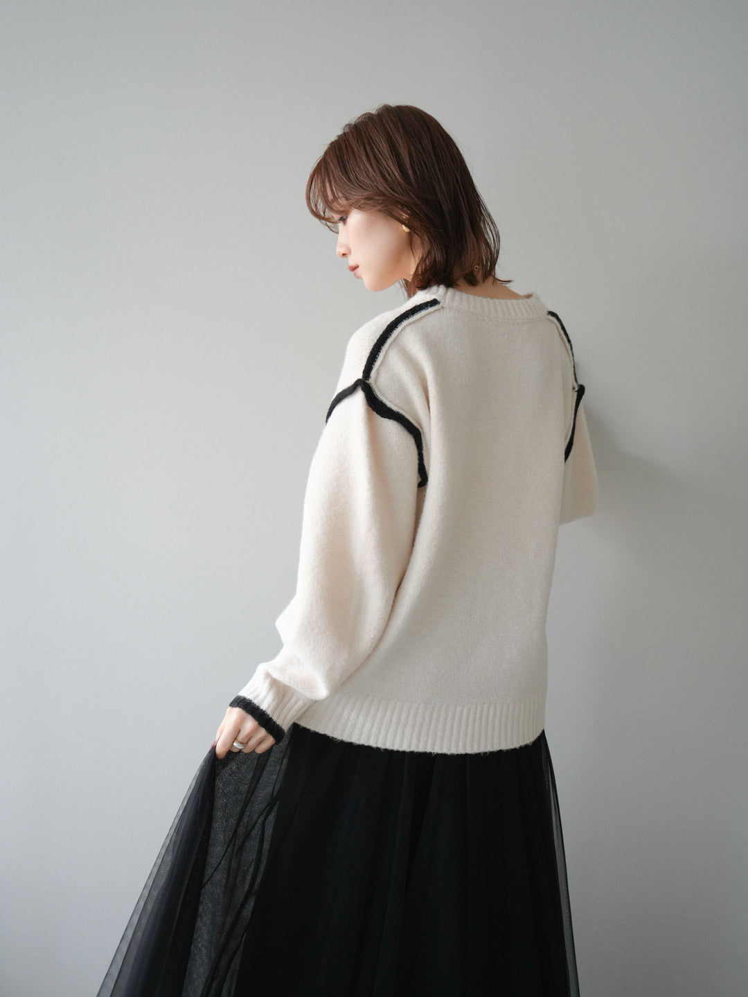 [予約]バイカラーパイピングニットプルオーバー/ivory
