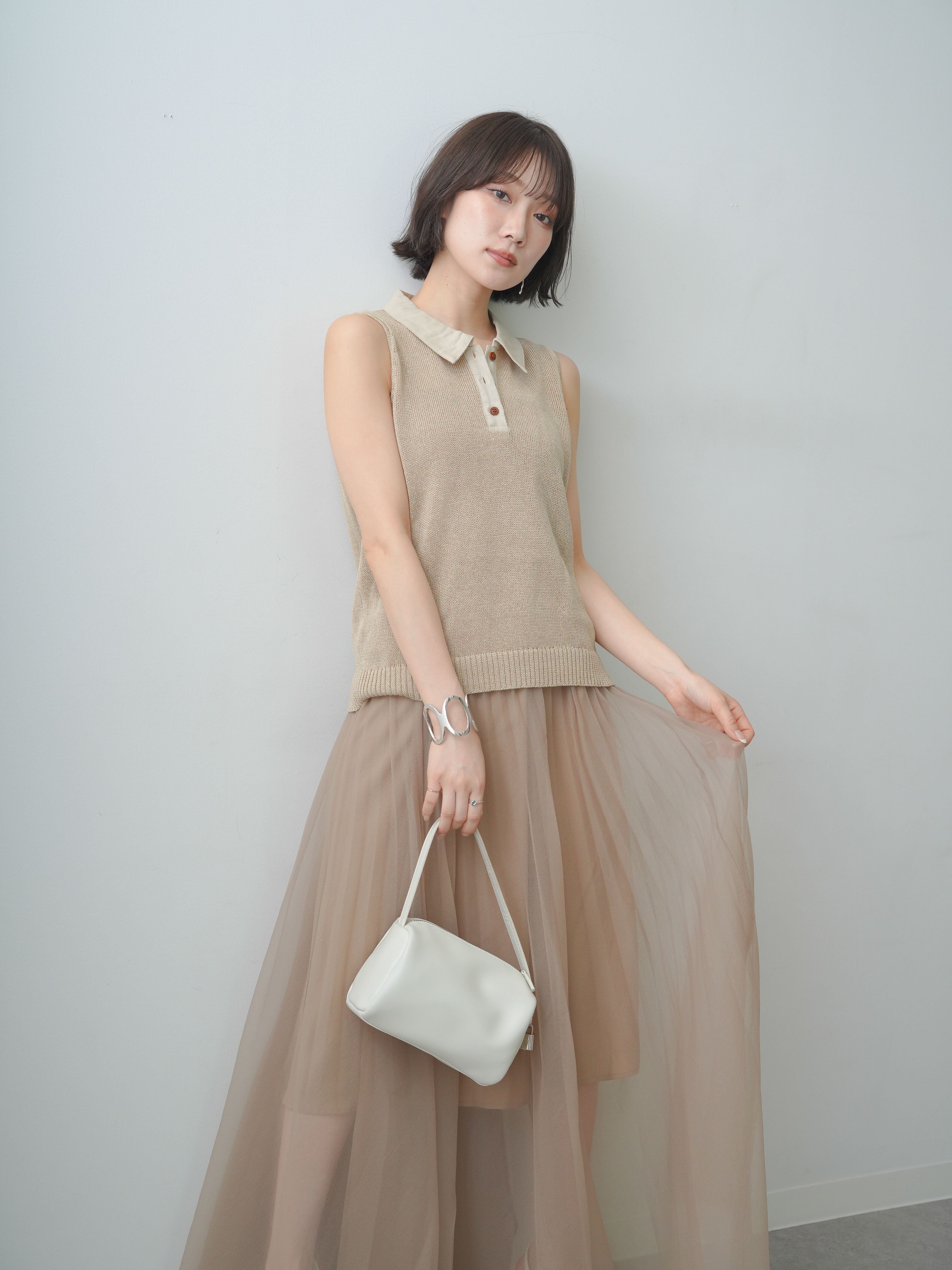 予約]ポロカラーシアーノースリニットトップス/beige – Lumier