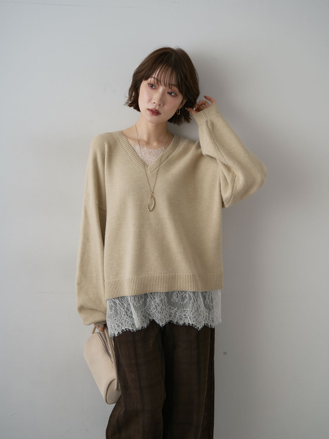 [予約]アルパカタッチレースドッキングVネックニットトップス/beige