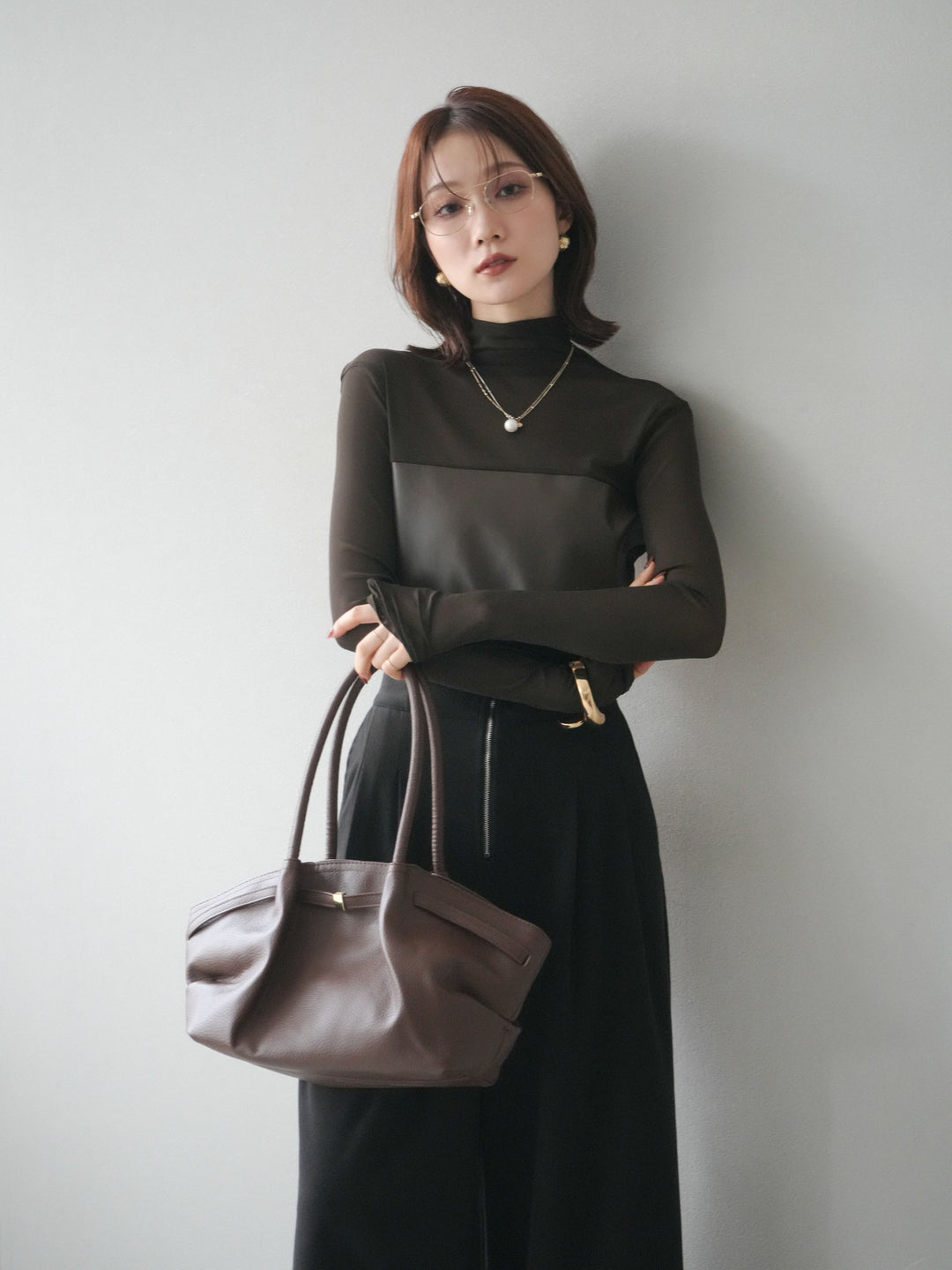 [予約]レザー切替プチネックシアートップス/khaki