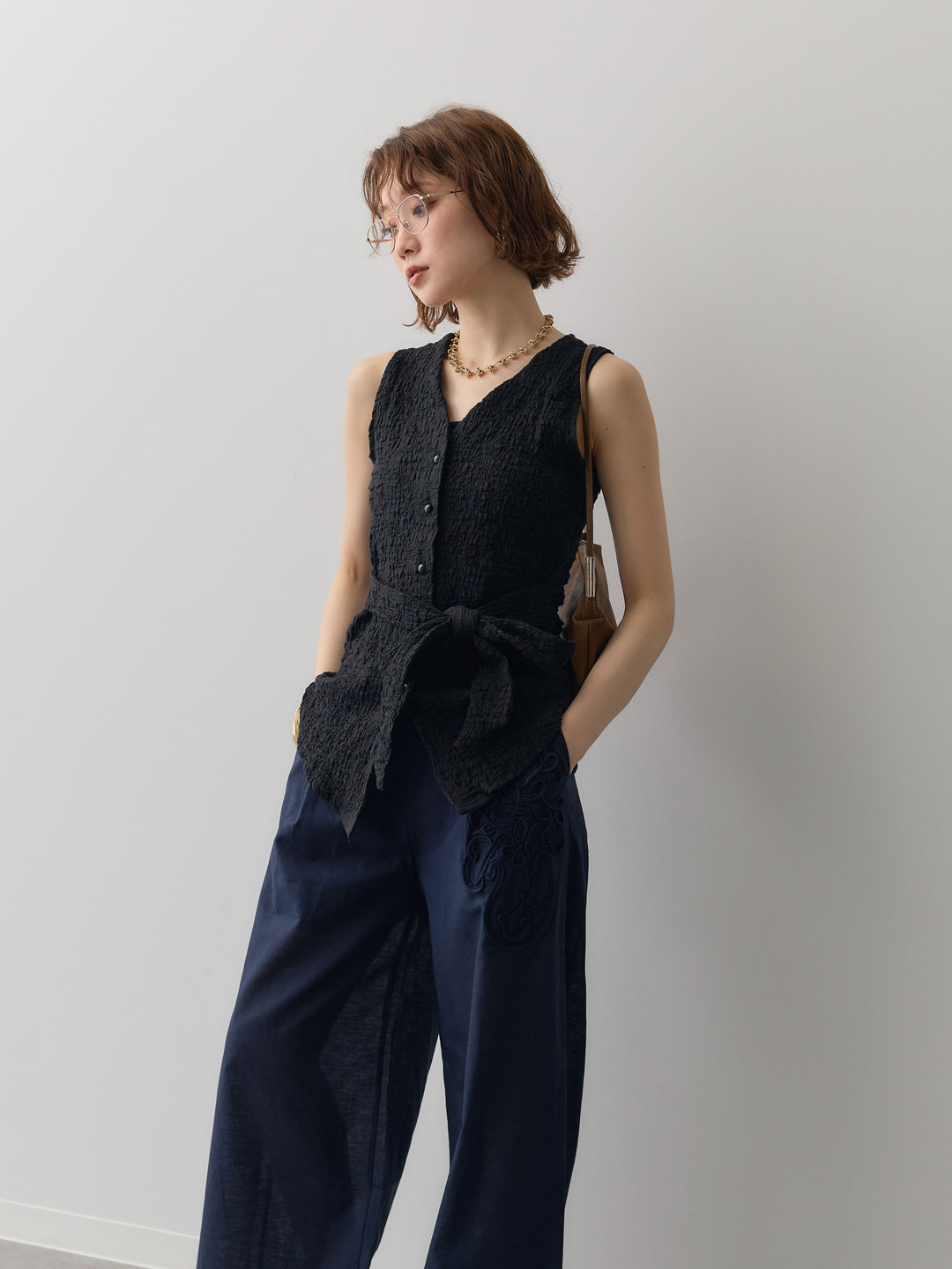 [予約]シャーリングウエストリボンVネックトップス/black