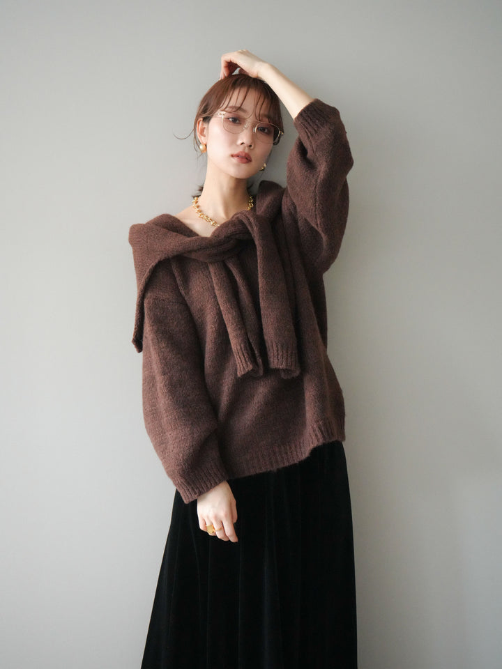 [予約]ストール付きVネックニットプルオーバー/brown