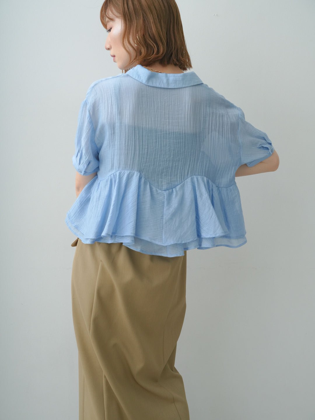 [SET]楊柳ペプラムシアーハーフシャツ+カップ付テレコリブベアキャミソール+クレープデシンフラップ付きストレートスカート(3set)