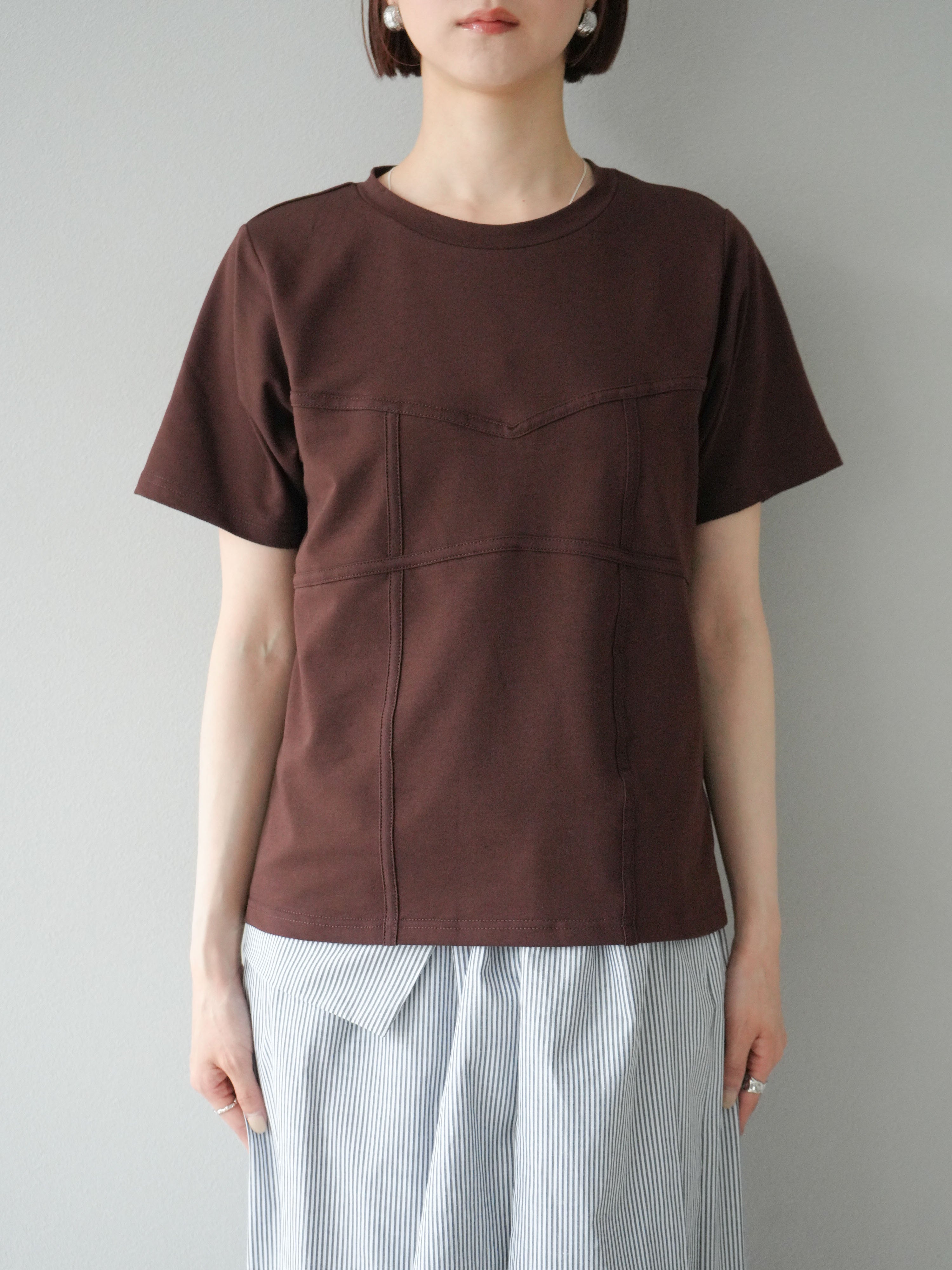 予約]ビスチェデザインTシャツ/ブラウン – Lumier