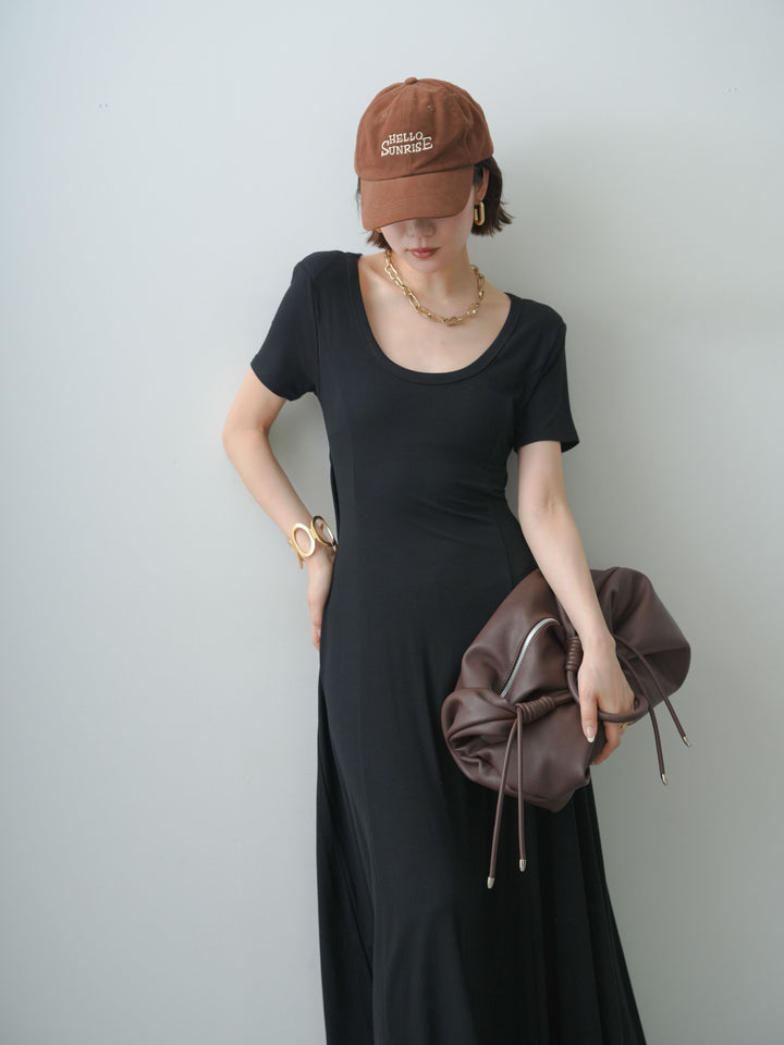 [予約]バックオープンフレアカットワンピース/black