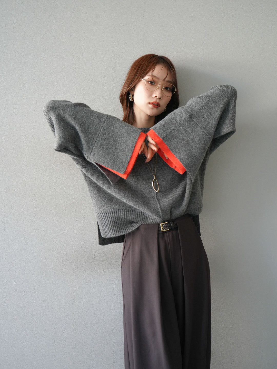 [予約]袖レイヤード配色ニットプルオーバー/charcoal