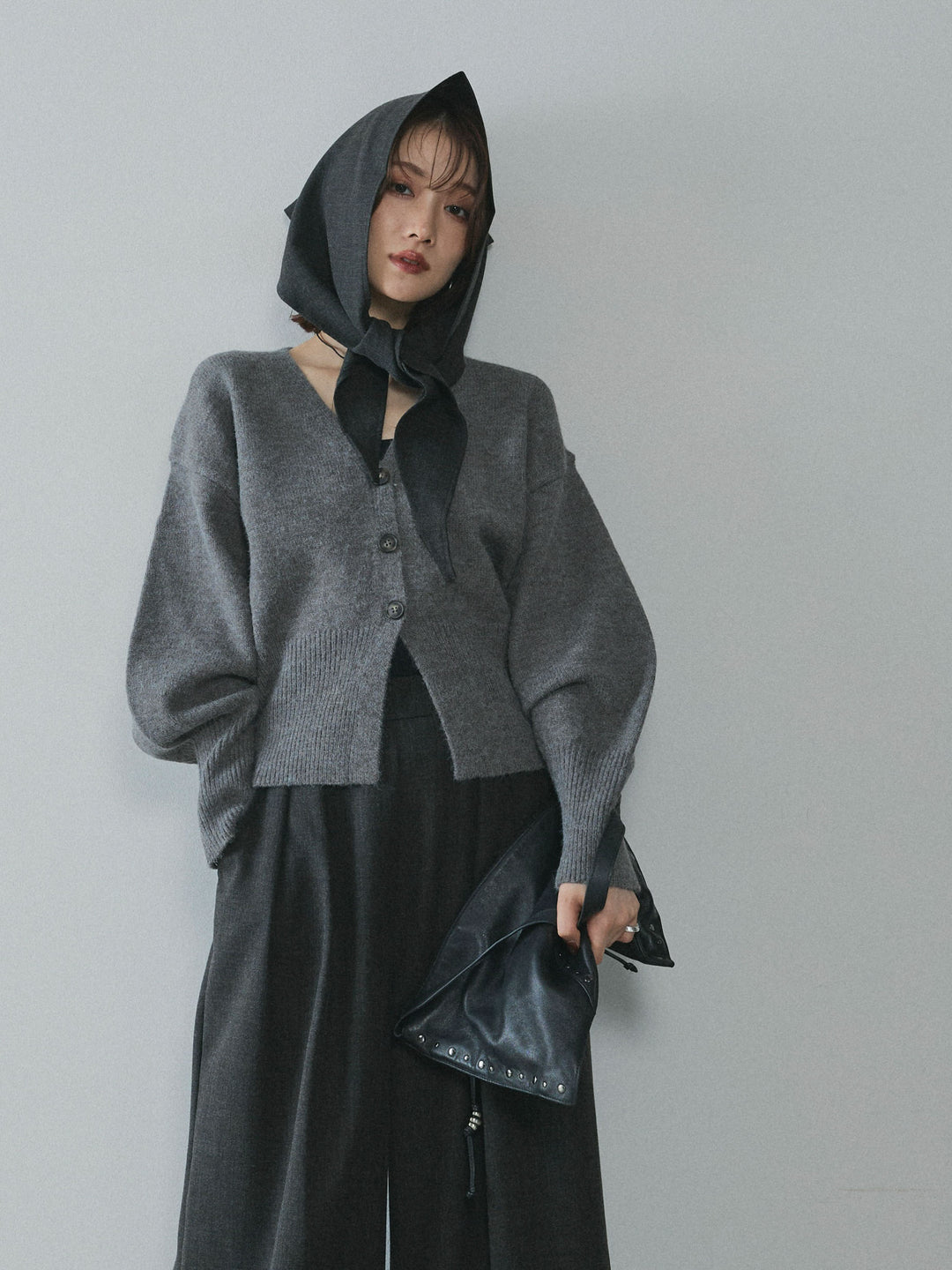 【Allure】[SET]アルパカタッチVネックカーディガン+スカーフ付ワイドパンツ(2set)