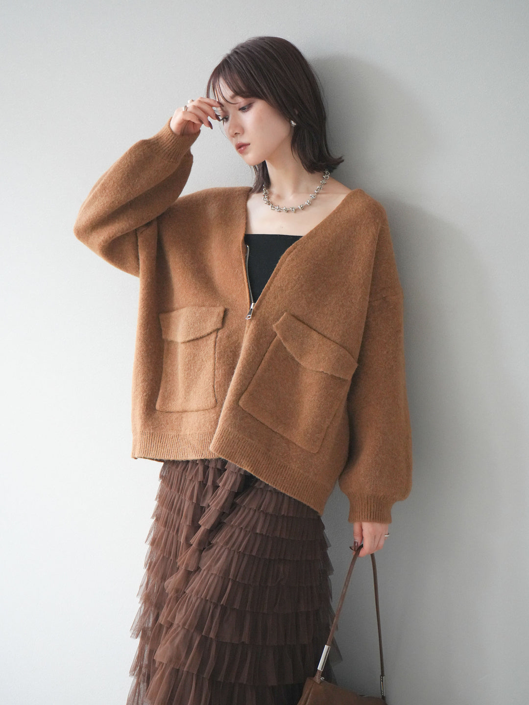 [預訂] 大口袋拉鍊針織開襟衫/駝色