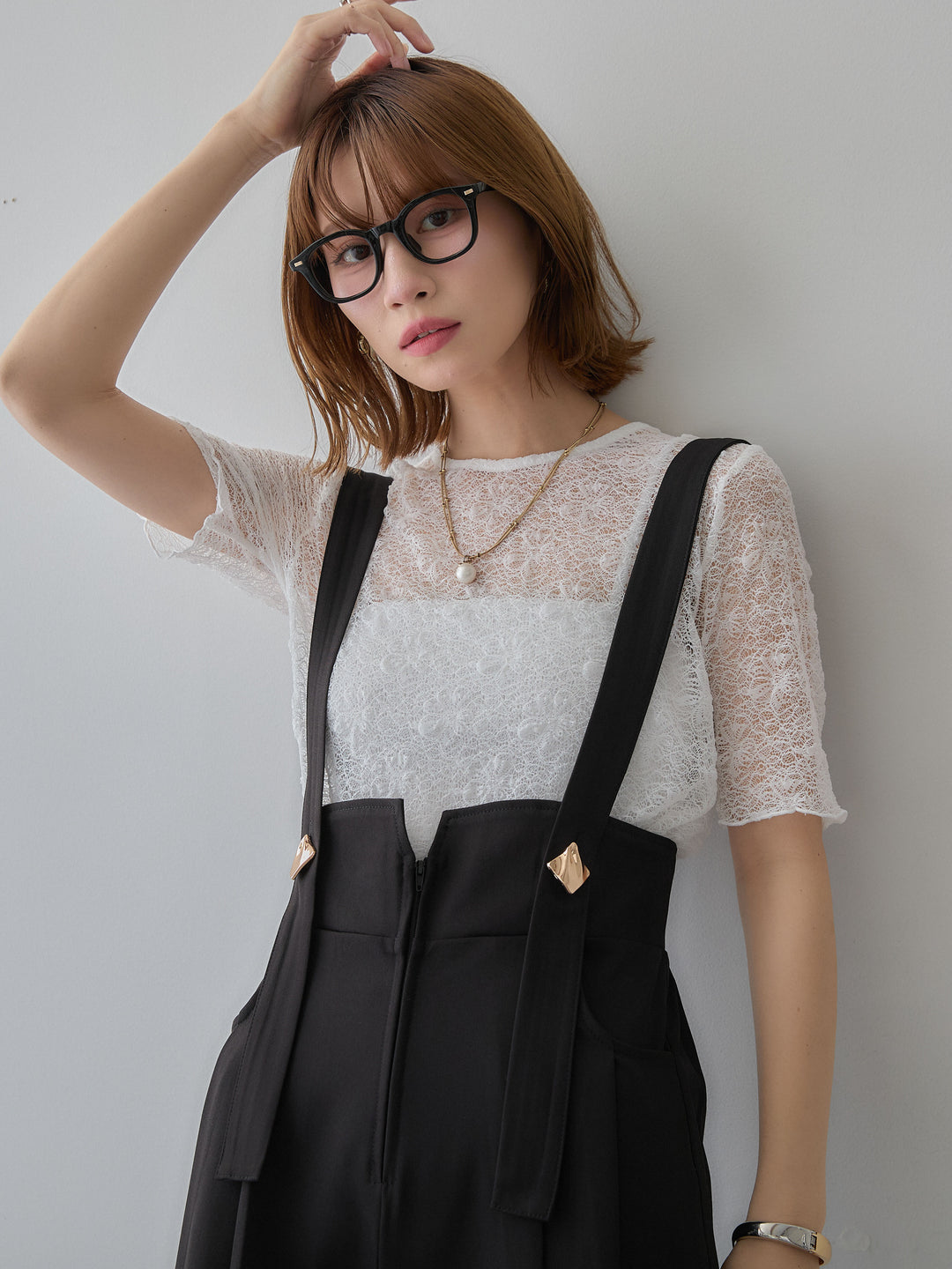 [SET]フラワーモチーフレーストップス+ゴールドボタンサスペンダーワイドパンツ(2set)