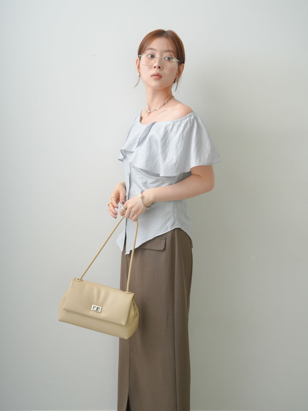 [SET]ラッフルオフショルブラウス+クレープデシンフラップ付きストレートスカート(2set)