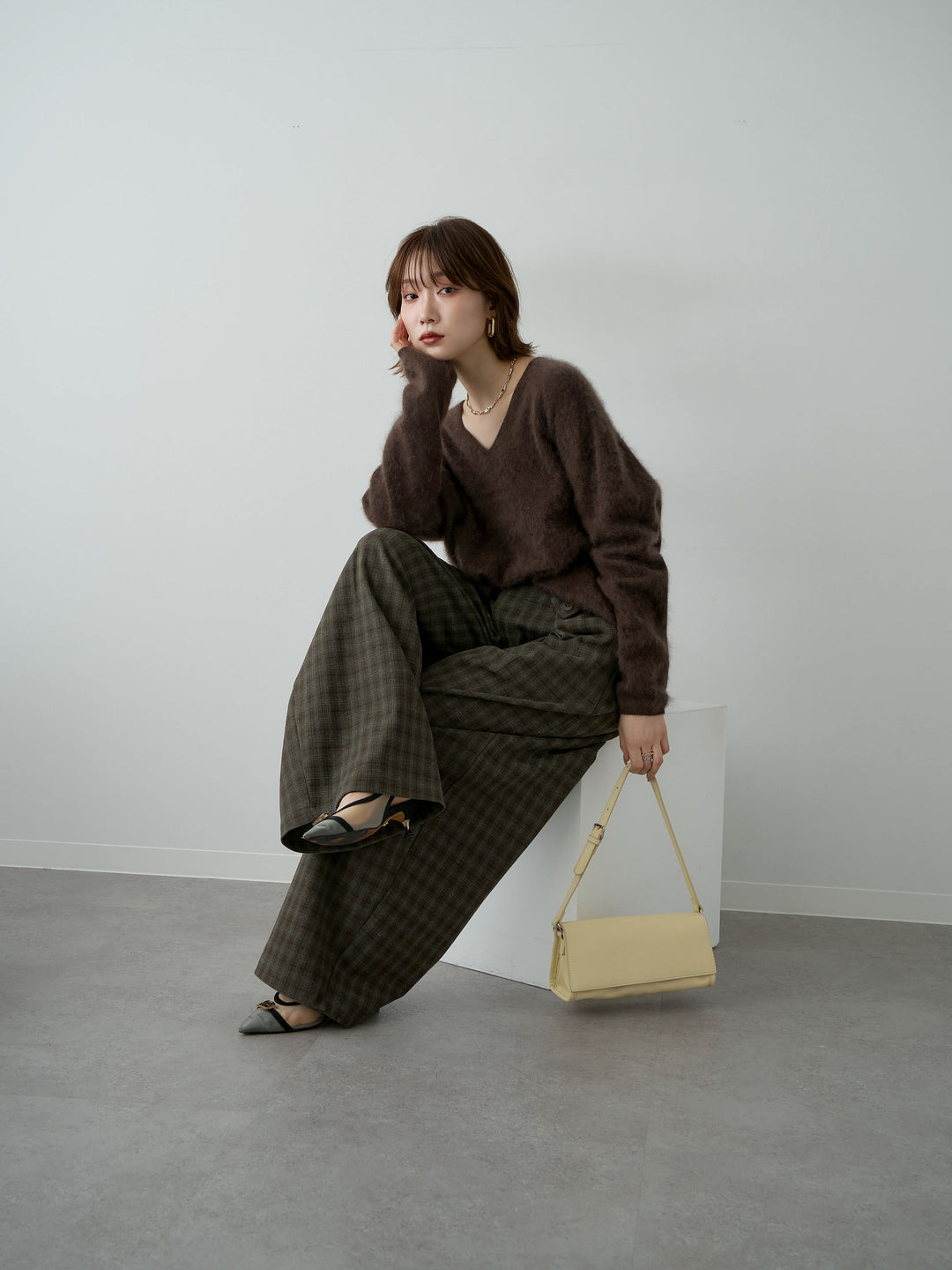 [SET]カシミア混フェザータッチVネックニットトップス+チェックサイドベルトデザインタックパンツ(2set)
