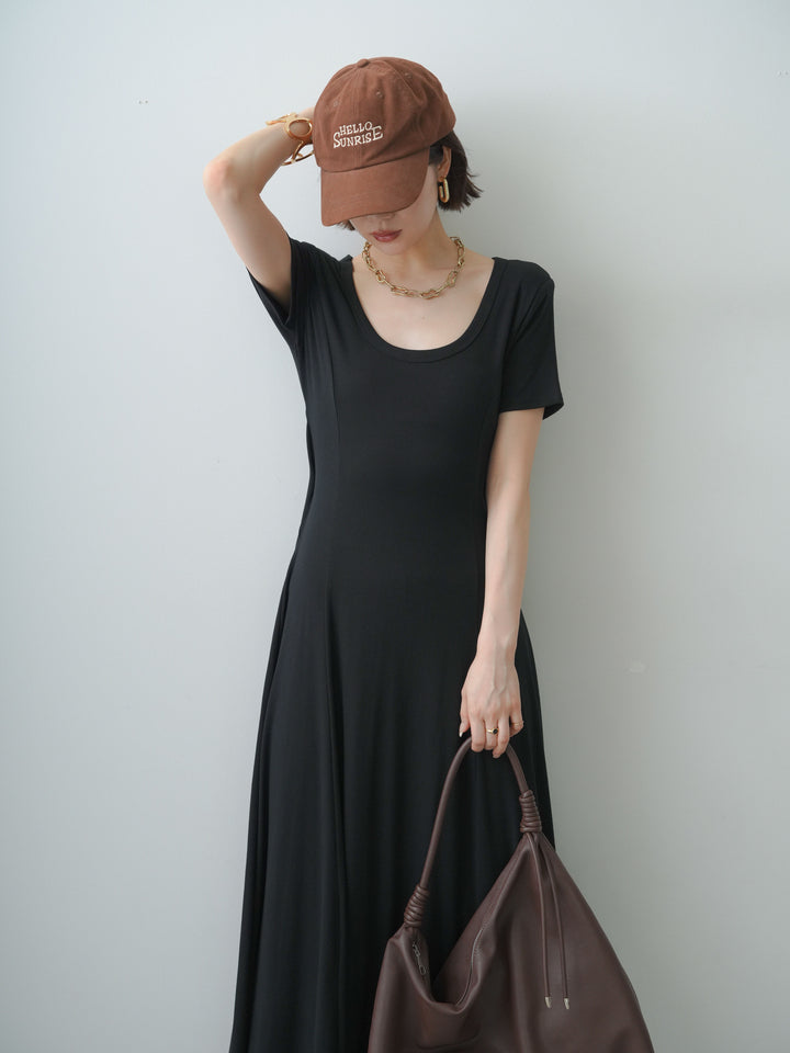 [予約]バックオープンフレアカットワンピース/black