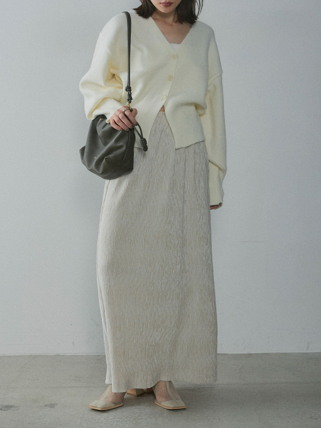 [予約]アルパカタッチVネックカーディガン/ivory