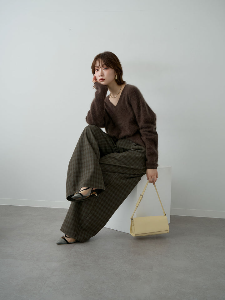 [予約]カシミア混フェザータッチVネックニットトップス/brown
