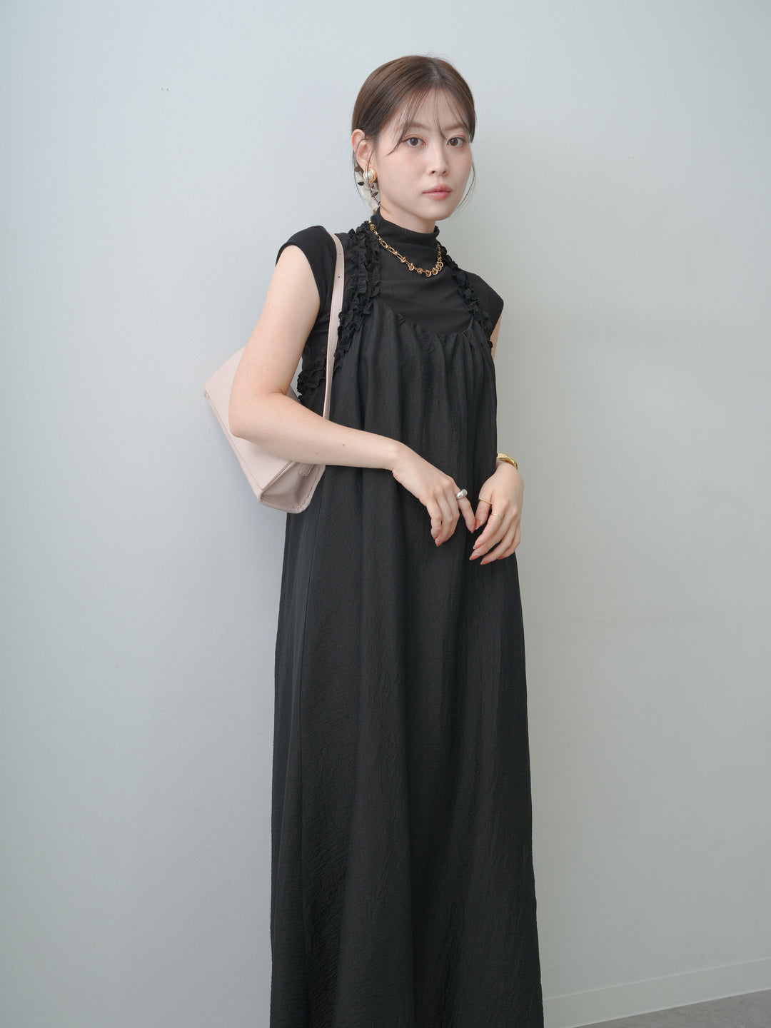 [SET]フリルホルターネックシャイニーワンピース+シアー切替ストレッチトップス(2set)