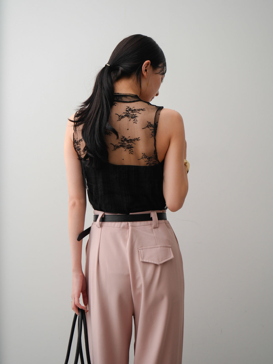 【套裝】透視彈性蕾絲無袖上衣+繫帶鑰匙圈圖案寬腿褲（兩件套裝）