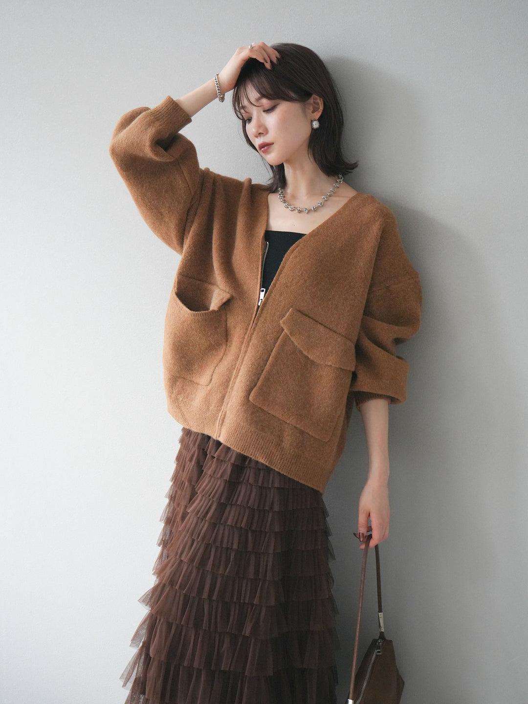 [預訂] 大口袋拉鍊針織開襟衫/駝色
