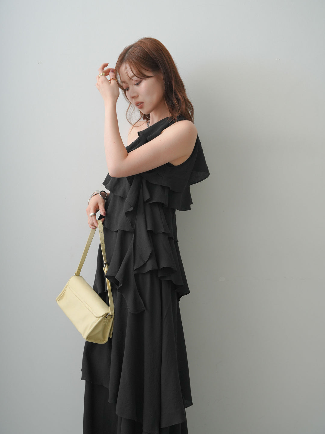 [予約]ワンショルフリルティアードドレス/black