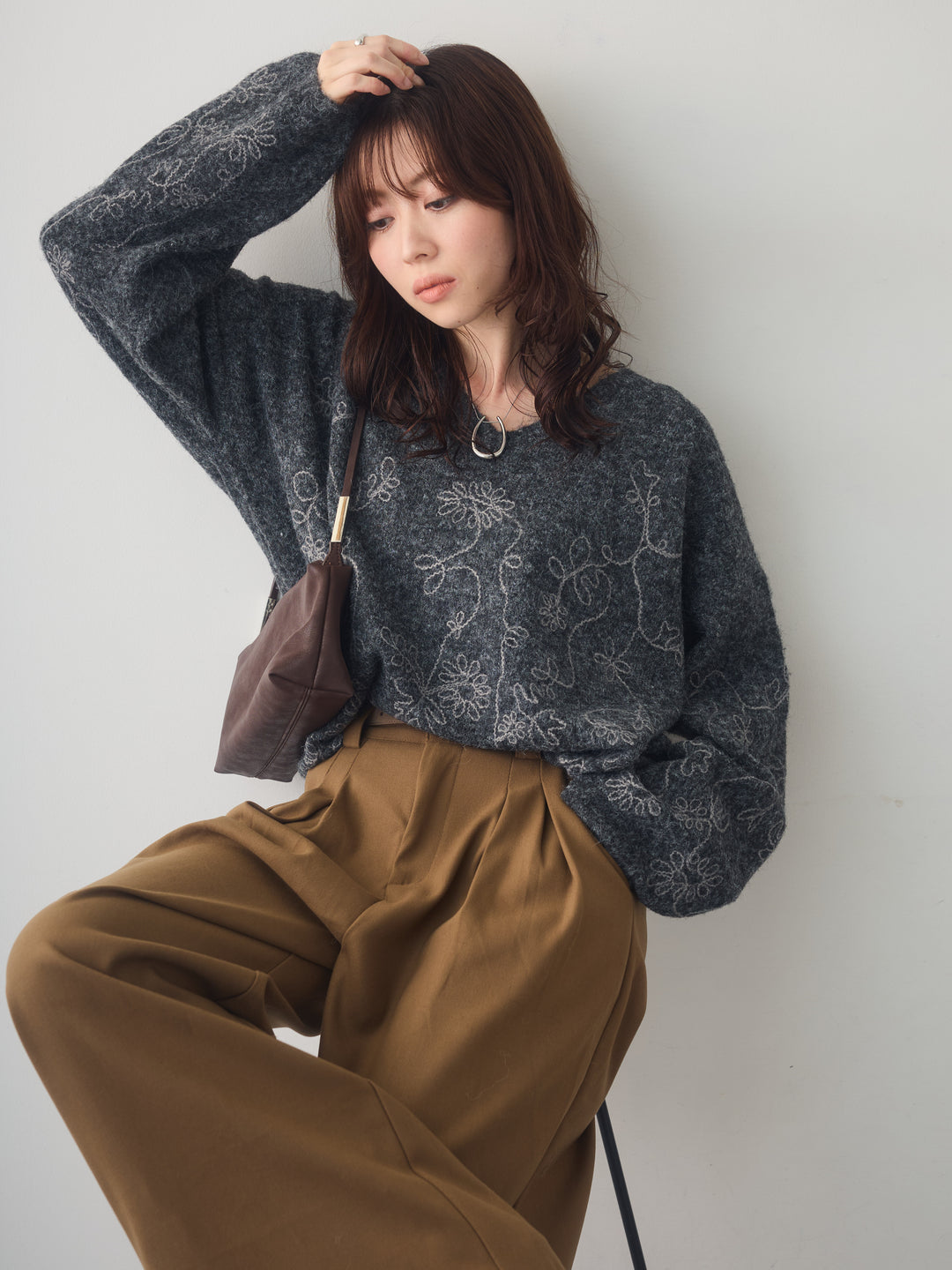 [SET]フロントエンブロイダリーVネックニットトップス+ダブルタックドレープストレートワイドパンツ(2set)
