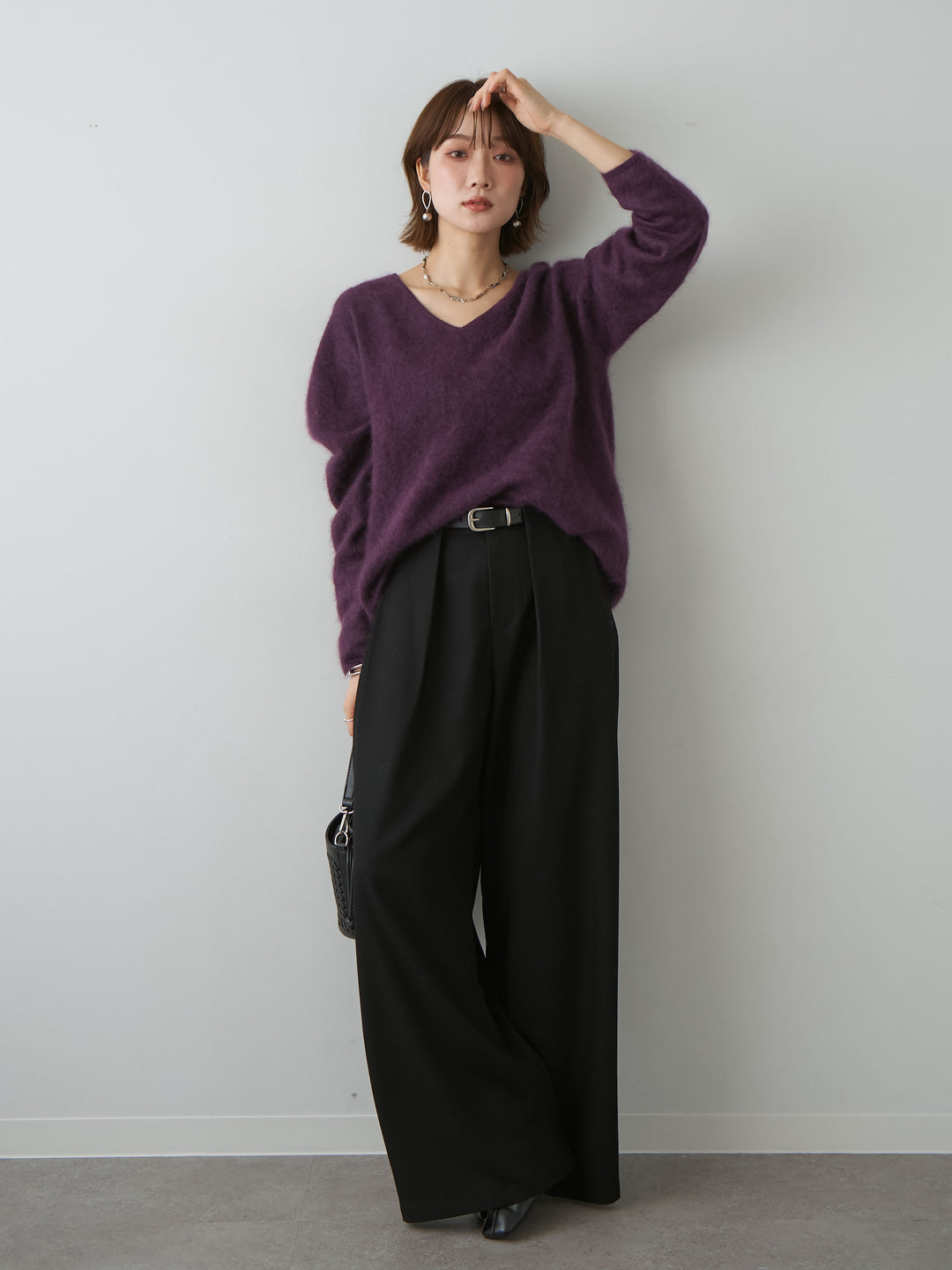 [SET]カシミア混フェザータッチVネックニットトップス+ニューベルトループワイドパンツ(2set)