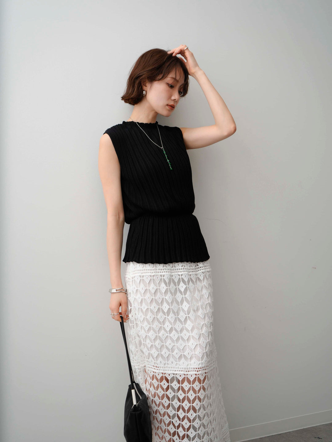 [予約]ウエストギャザーリブニットノースリトップス/black