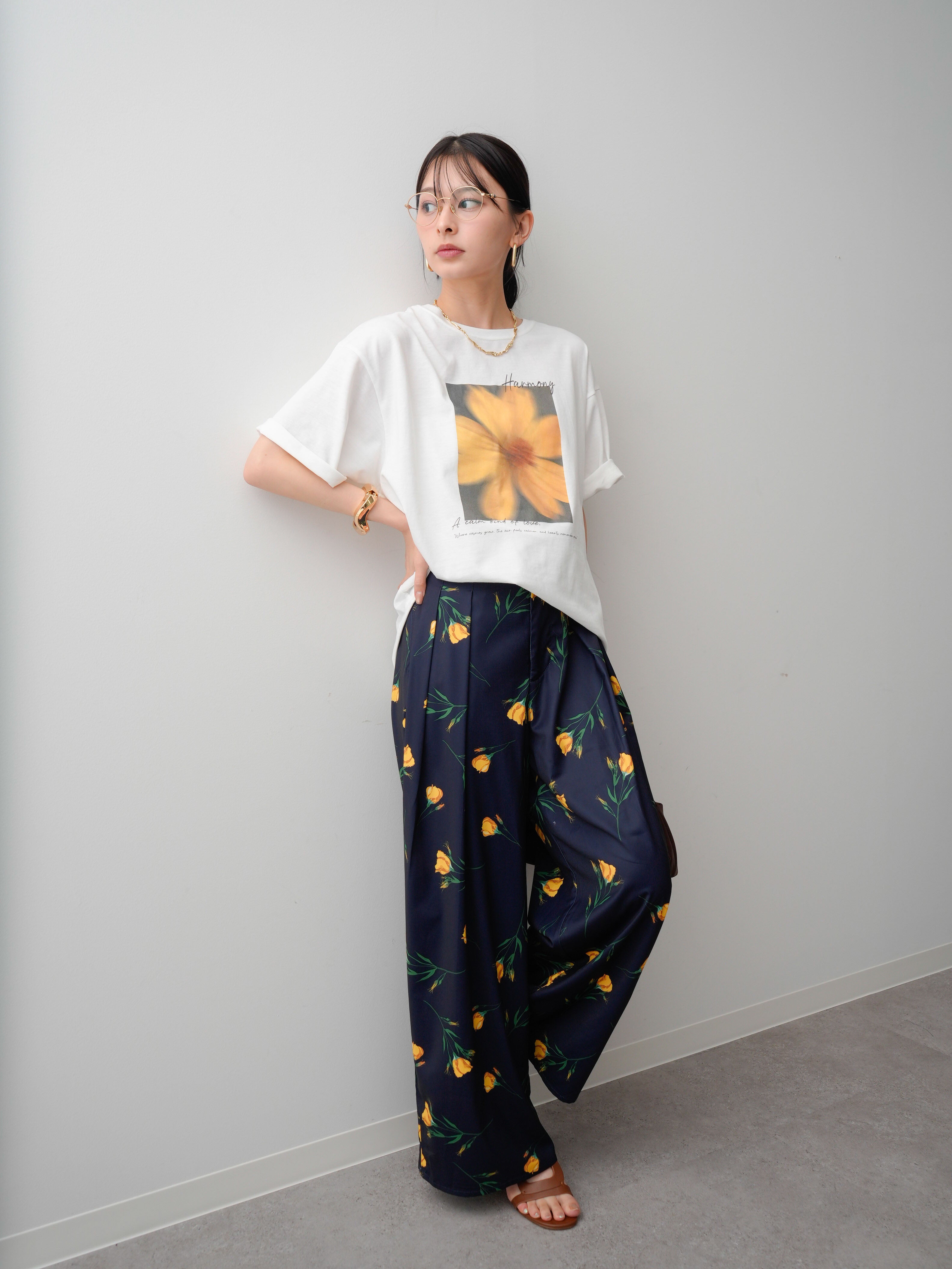 SET]フラワーフォトTEE+フラワープリントドレープタックパンツ(2set