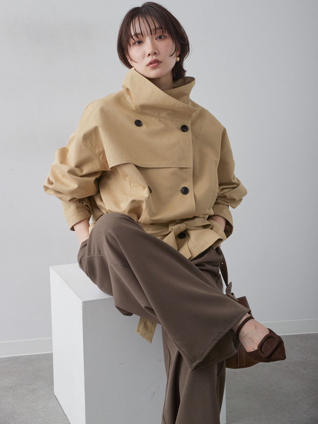 [予約]アシンメトリースタンドカラーショートトレンチ/beige