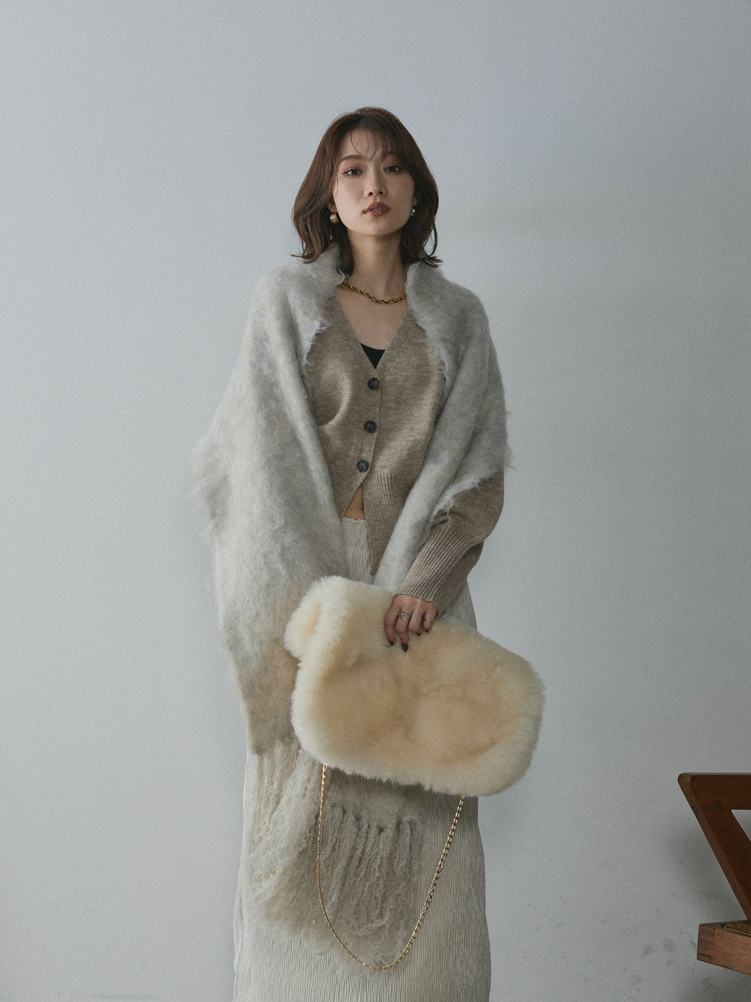 【Allure】[SET]アルパカタッチVネックカーディガン+プリーツベロアタイトスカート(2set)