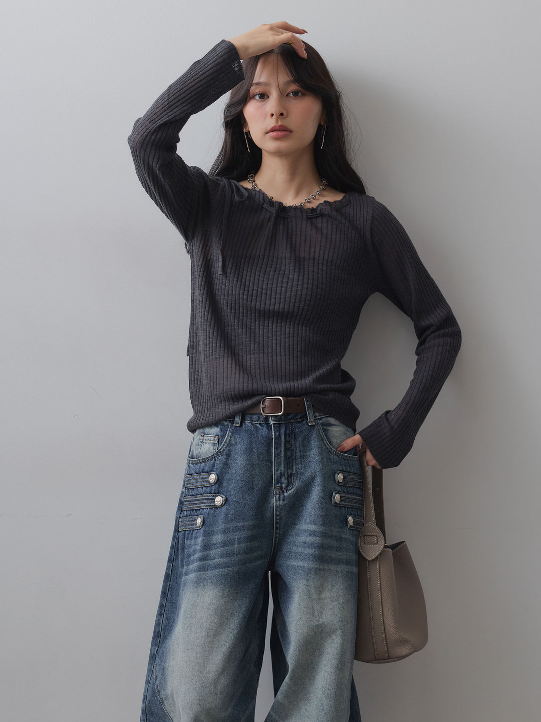 [予約]ショルダーリボンシアーリブニットトップス/charcoal