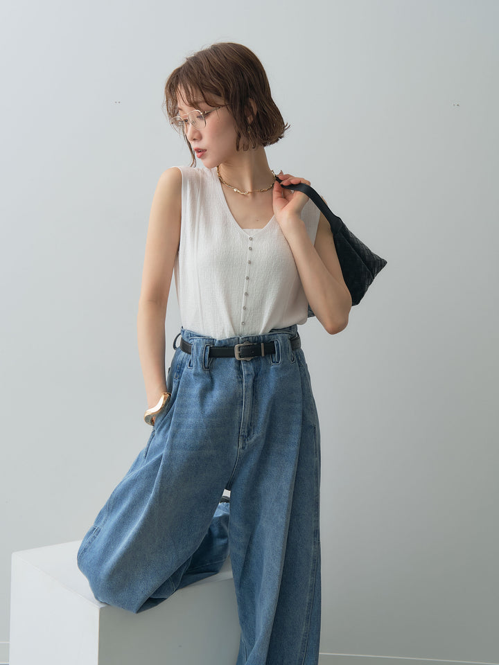 [予約]ビジューボタンノースリーブニットトップス/white