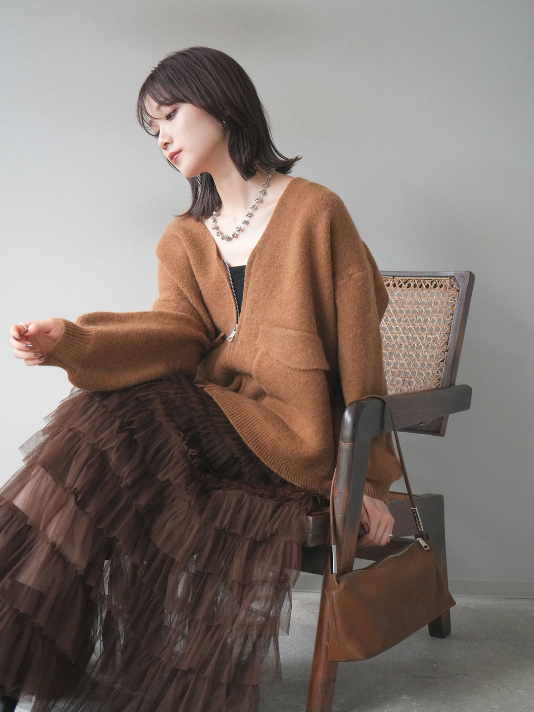 [預訂] 大口袋拉鍊針織開襟衫/駝色