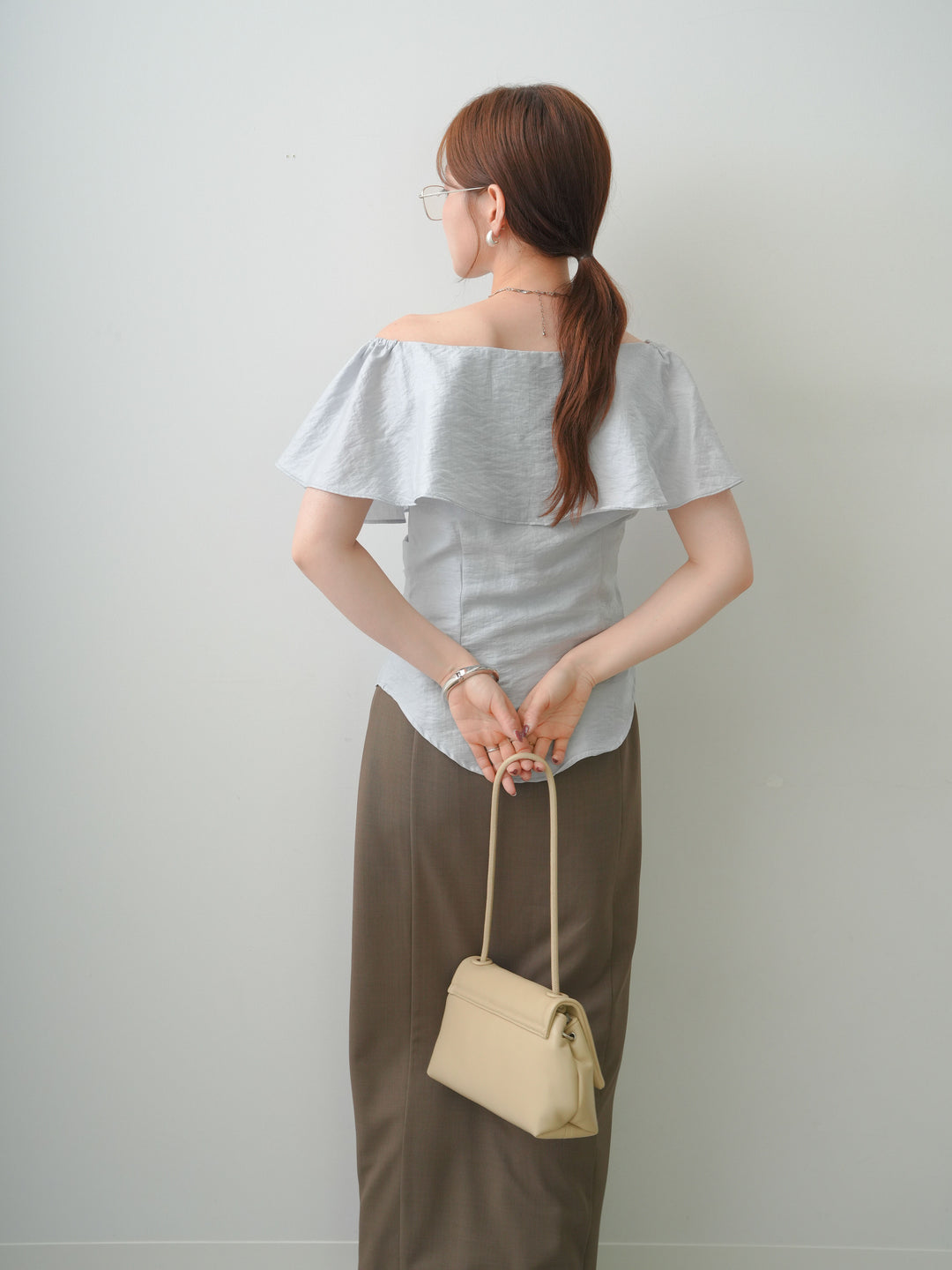 [SET]ラッフルオフショルブラウス+クレープデシンフラップ付きストレートスカート(2set)