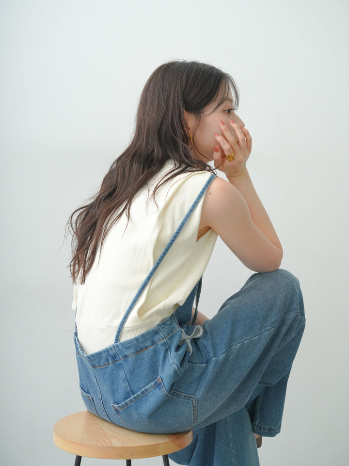 【套裝】前拉鍊牛仔背帶褲+肩部收褶無袖針織上衣（兩件套）
