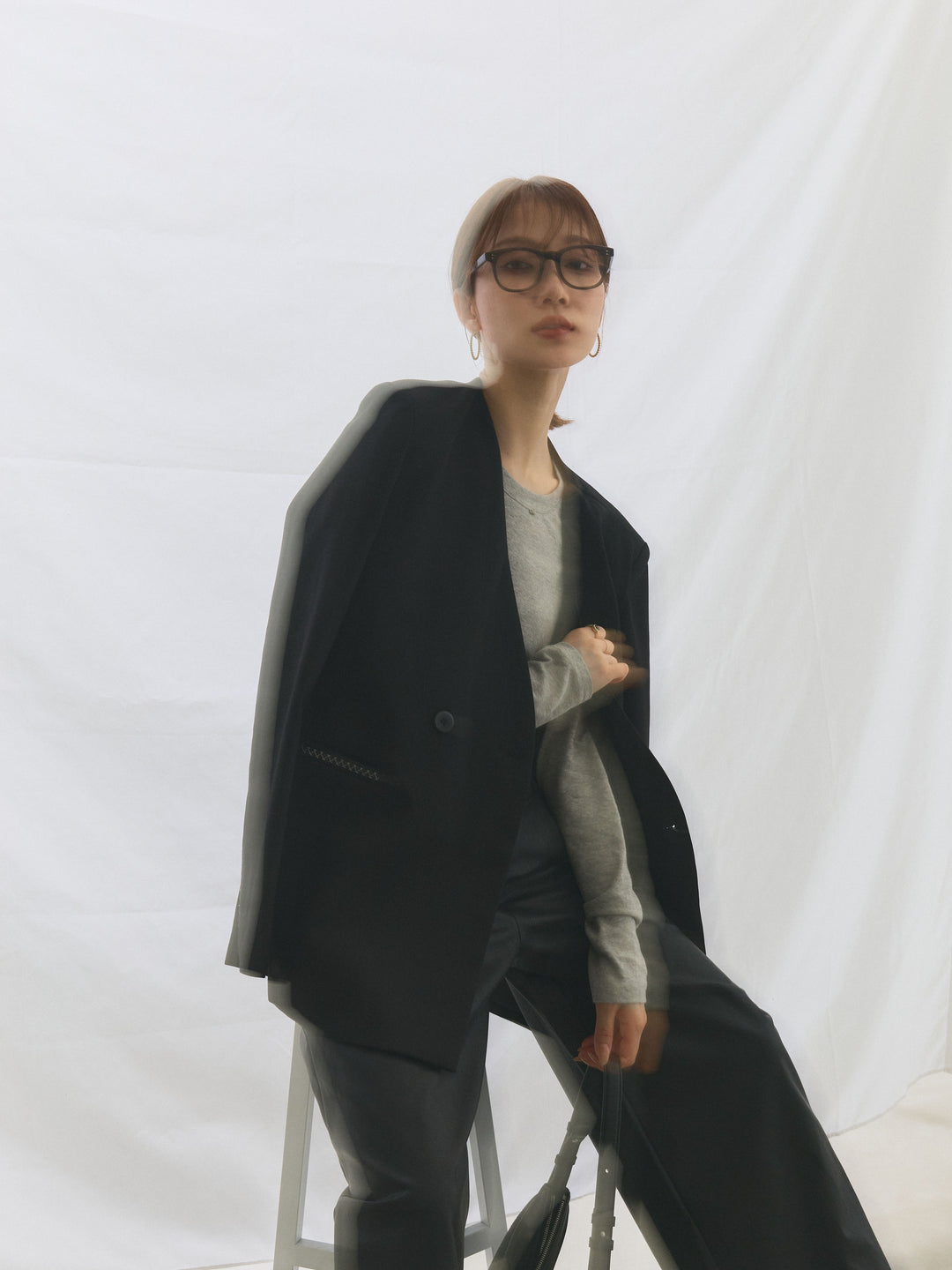 【Allure】[SET]モチーフ付Uネックシアーカットソー+レザータックセミワイドパンツ+ノーカラーステッチデザインジャケット(3set)