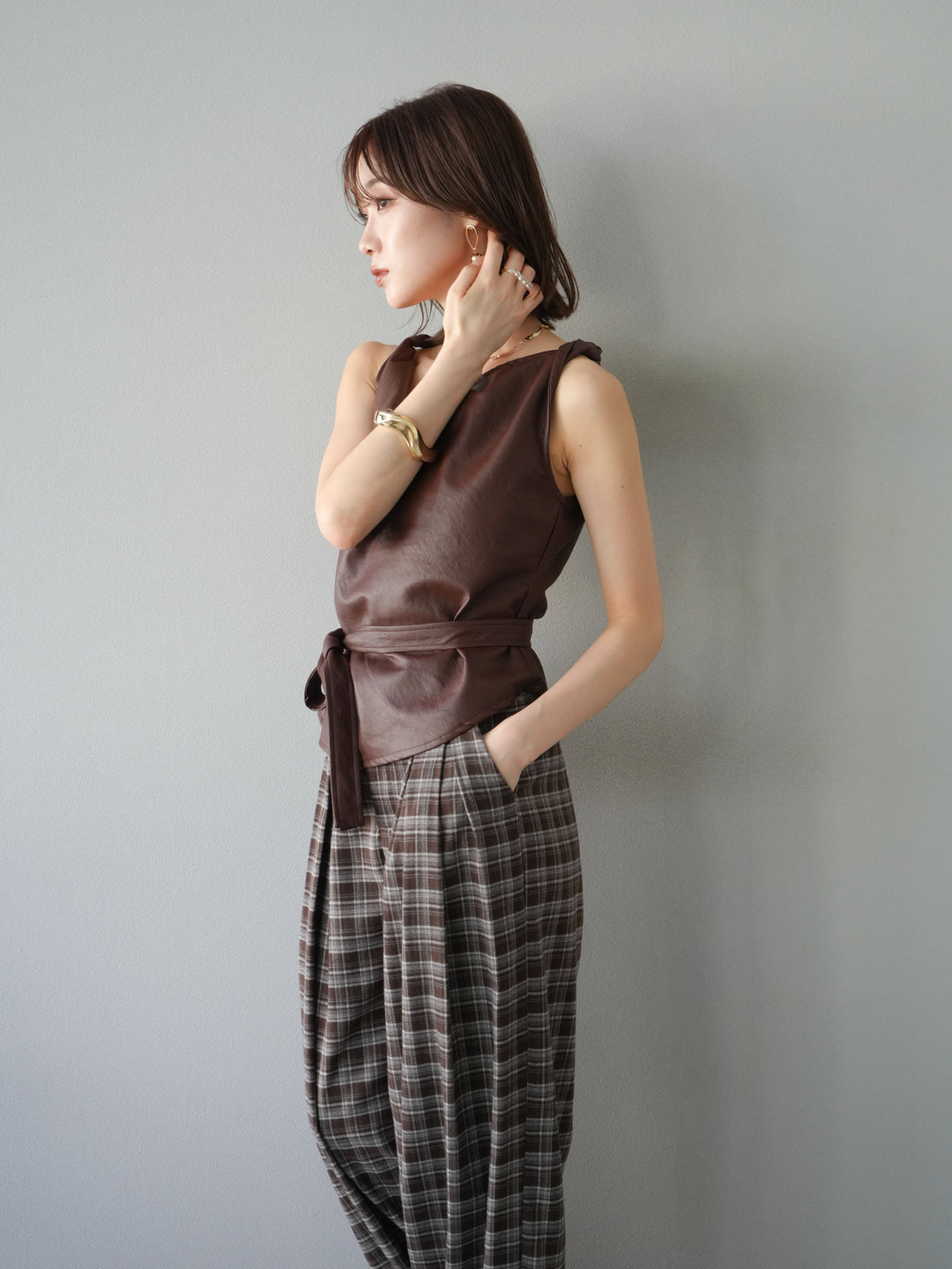 [予約]レザースリーブレスプルオーバー/ボルドー