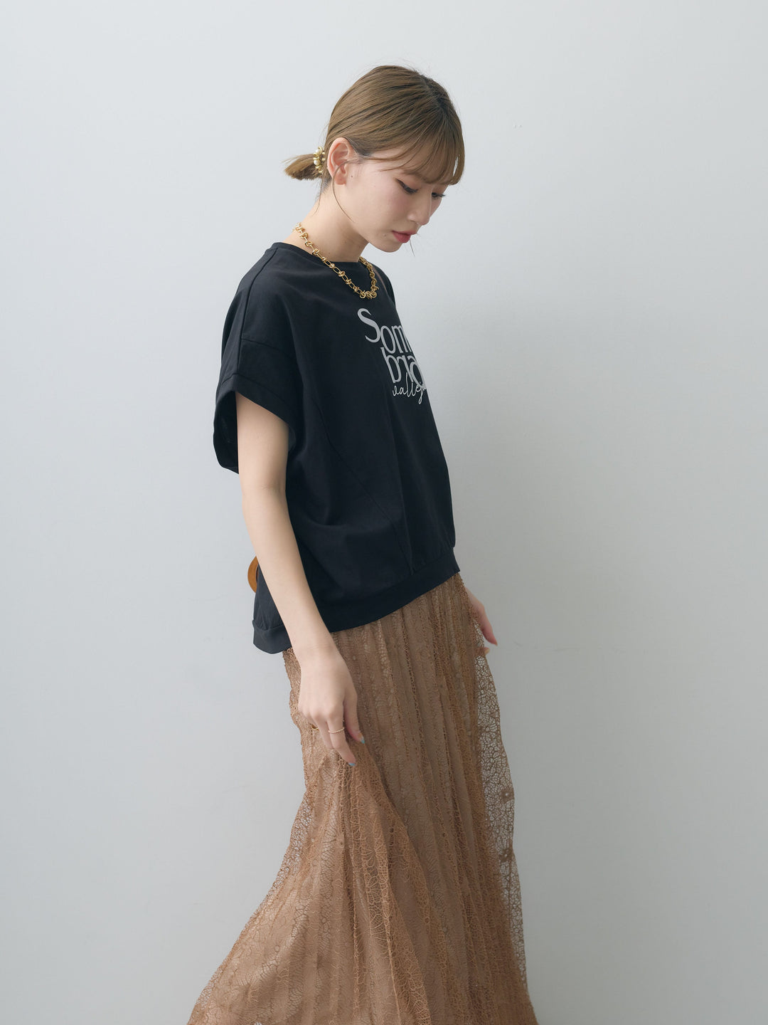 [SET]立体ロゴエンボスTEE +フローラルレースプリーツスカート(2set)