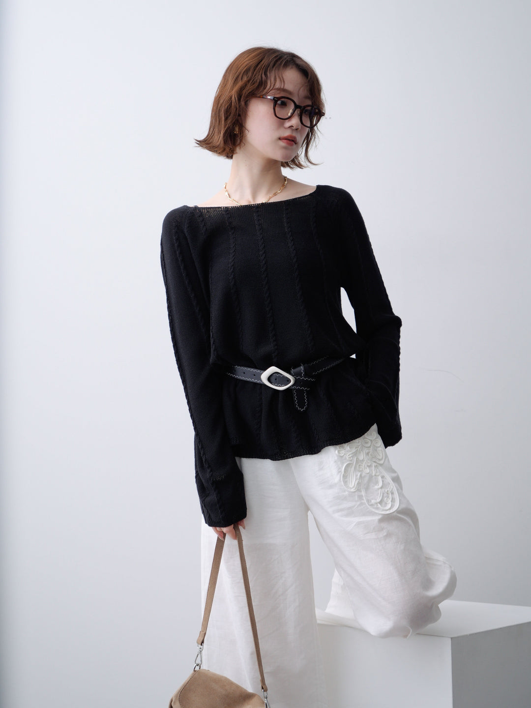 [予約]ベルト付ケーブルデザインニットトップス/black