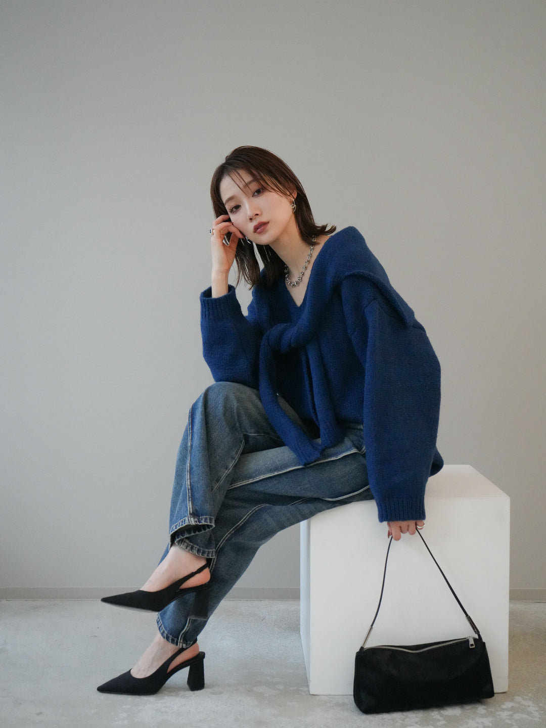 [予約]ストール付きVネックニットプルオーバー/blue