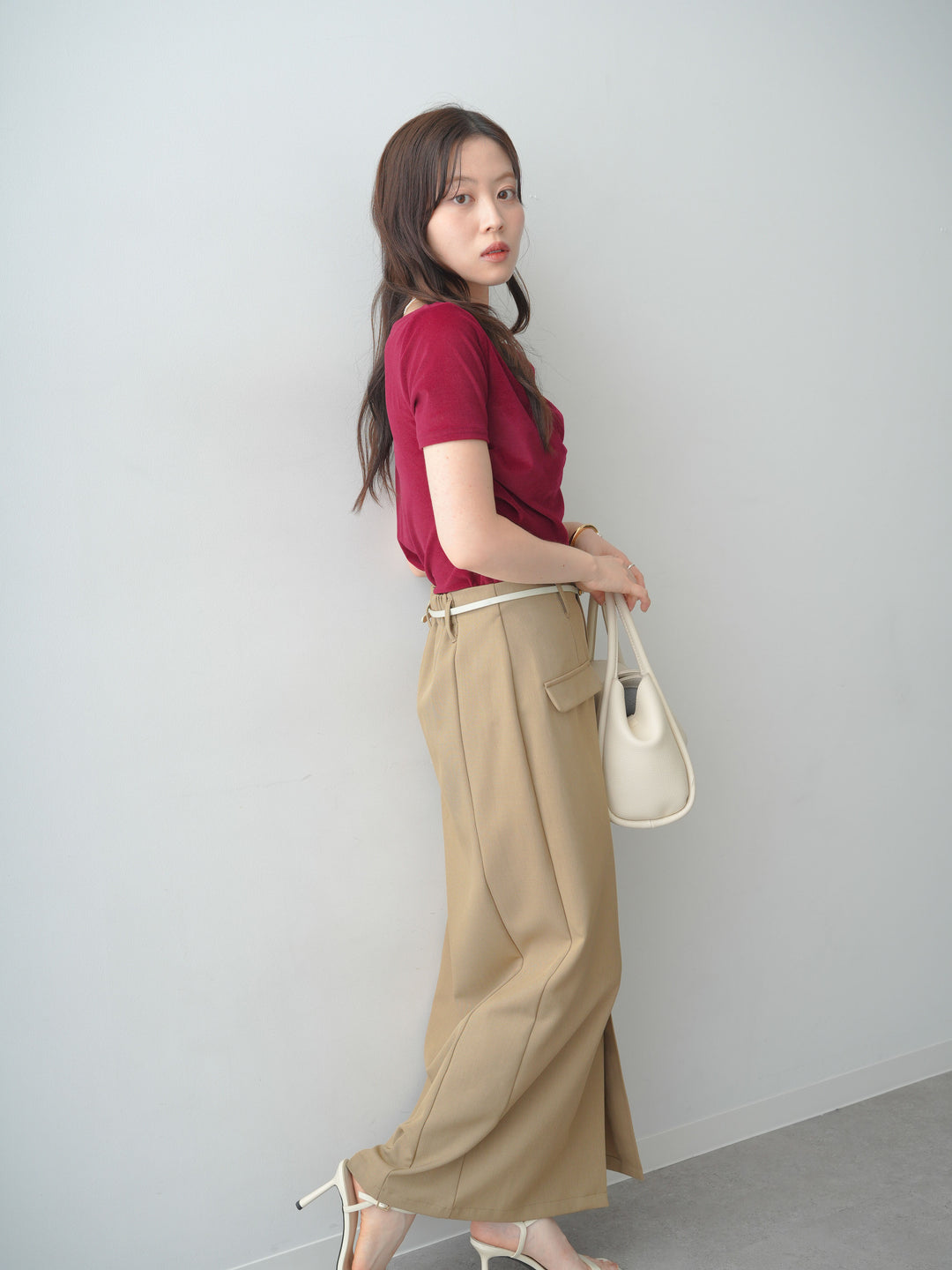 [SET]アシメネックシアーベロアトップス+クレープデシンフラップ付きストレートスカート(2set)