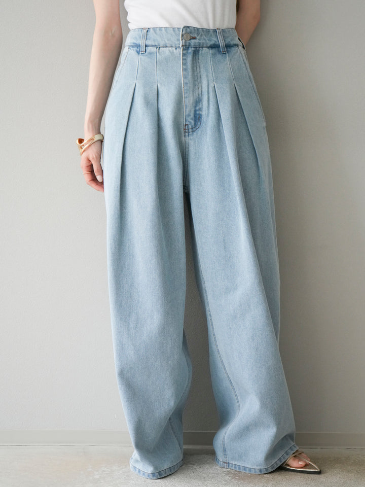 【預購】雙褶寬牛仔褲/漂白