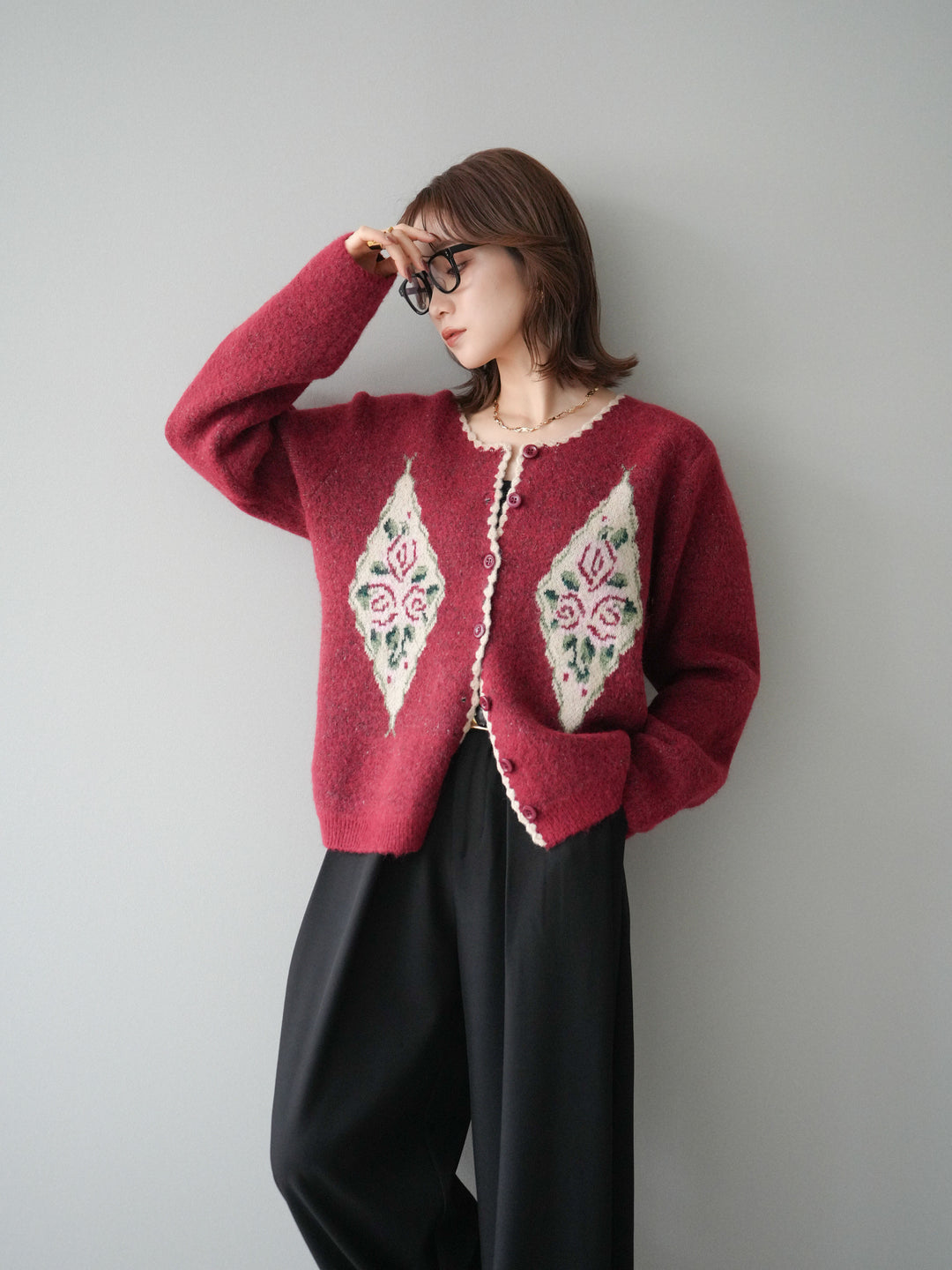 [予約]アンティークフラワージャガードニットカーディガン/red