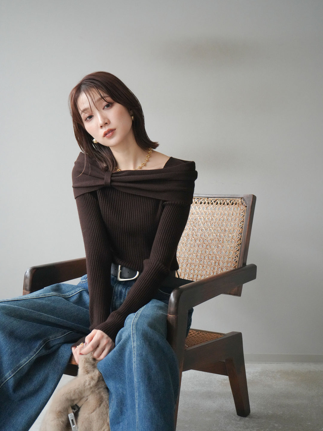 [予約]リボンモチーフオフショルリブニットトップス/brown